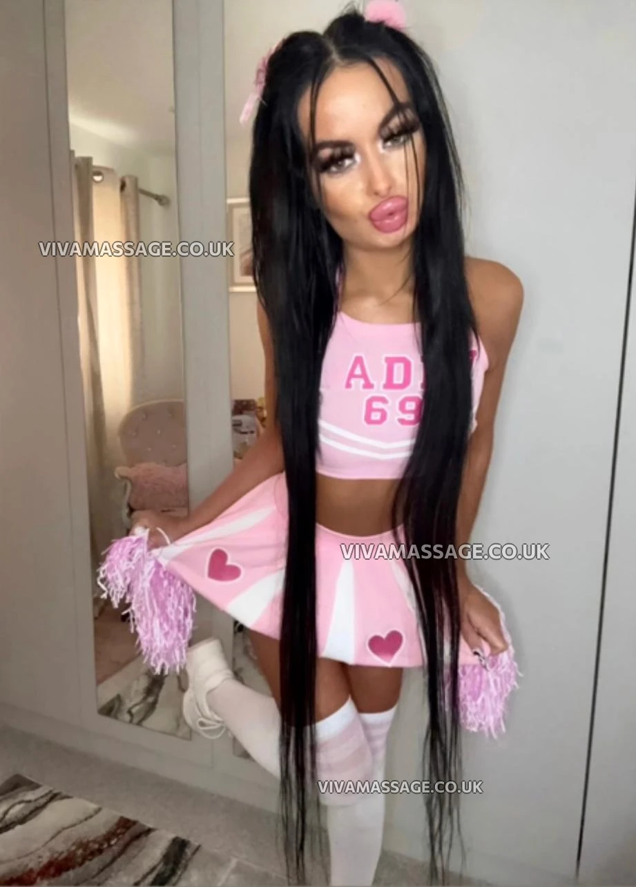 Photo 21 of EnglishBarbieVioletX