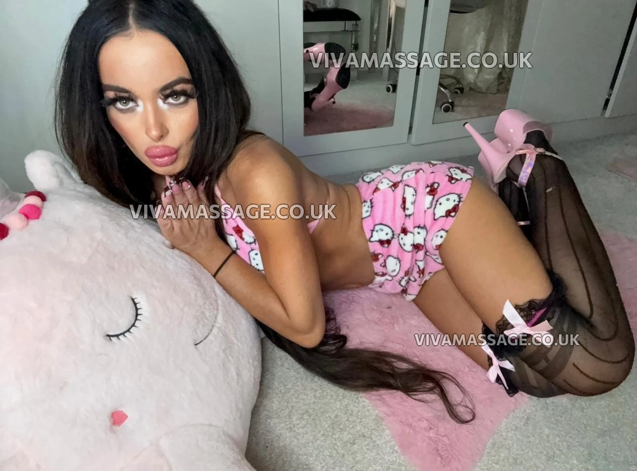 Photo 56 of EnglishBarbieVioletX