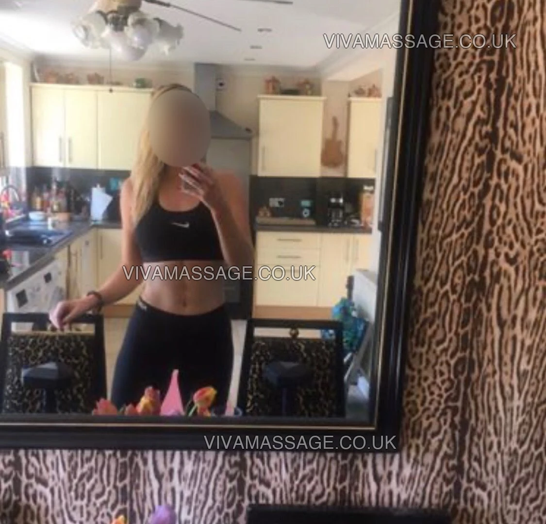 Photo 81 of English_Charis