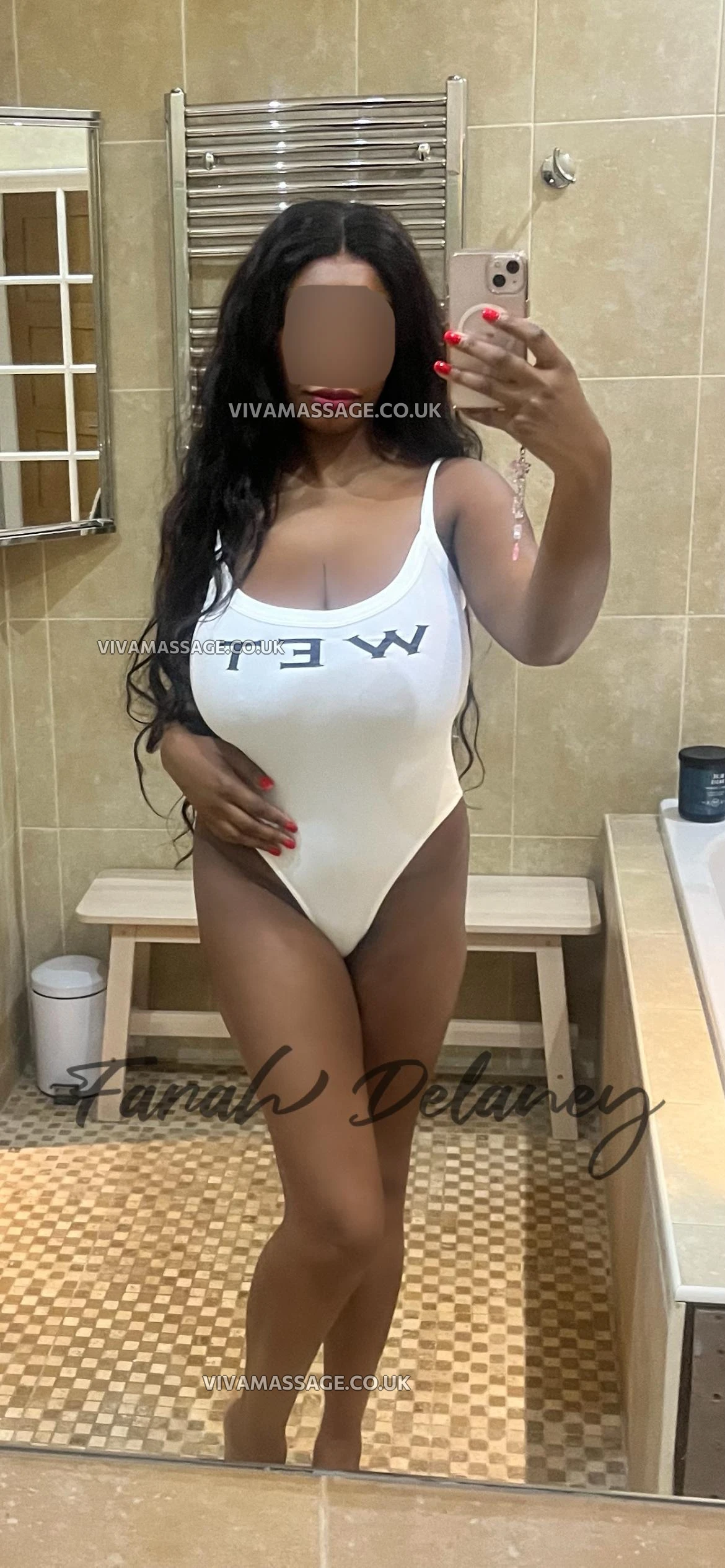 Photo 89 of FarahDelaney