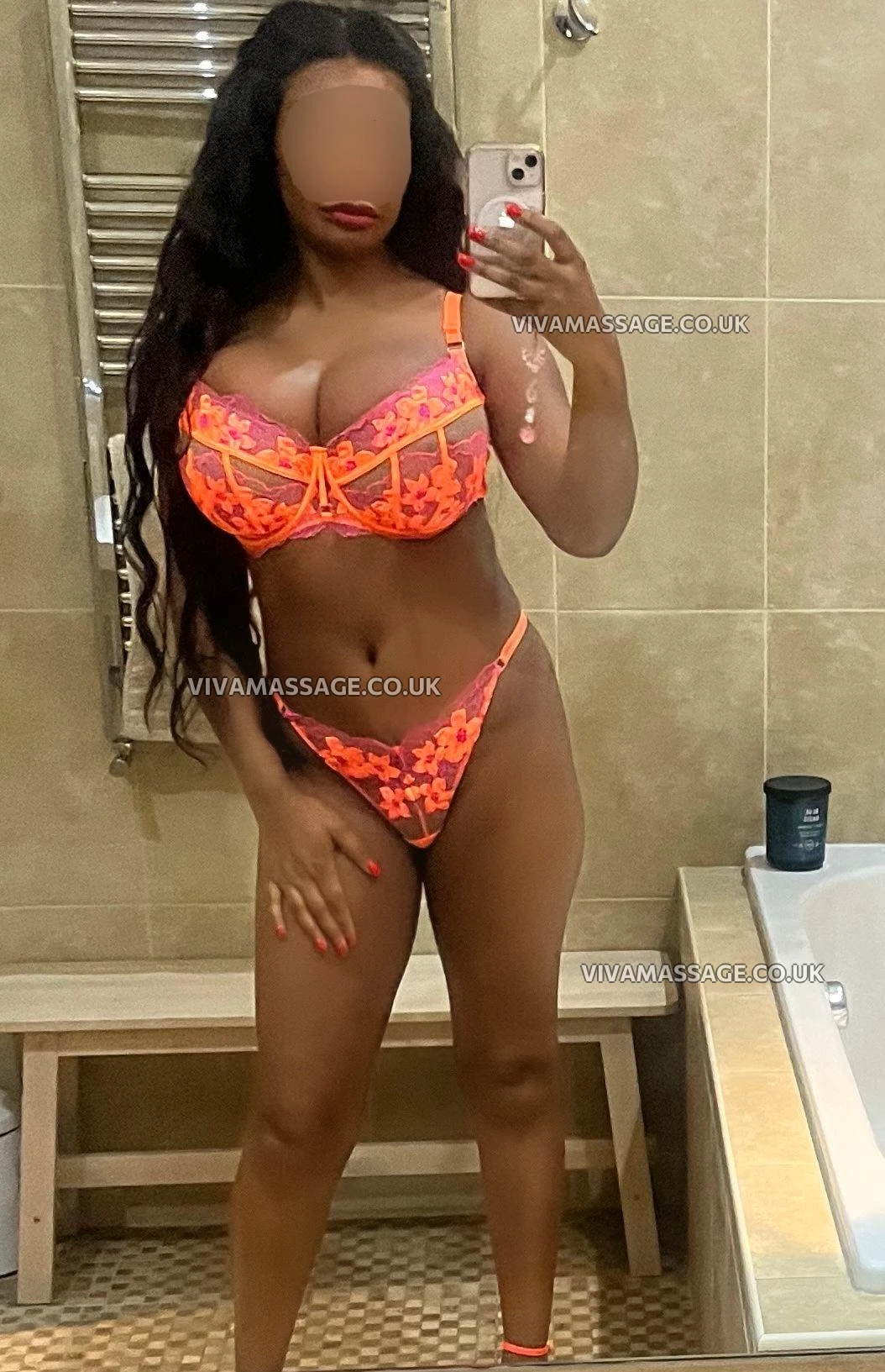 Photo 26 of FarahDelaney