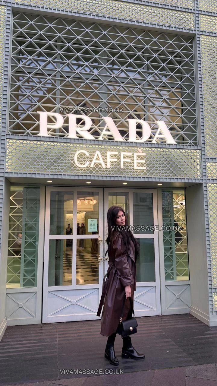 Photo 1 of Myrles-PartyBrunette