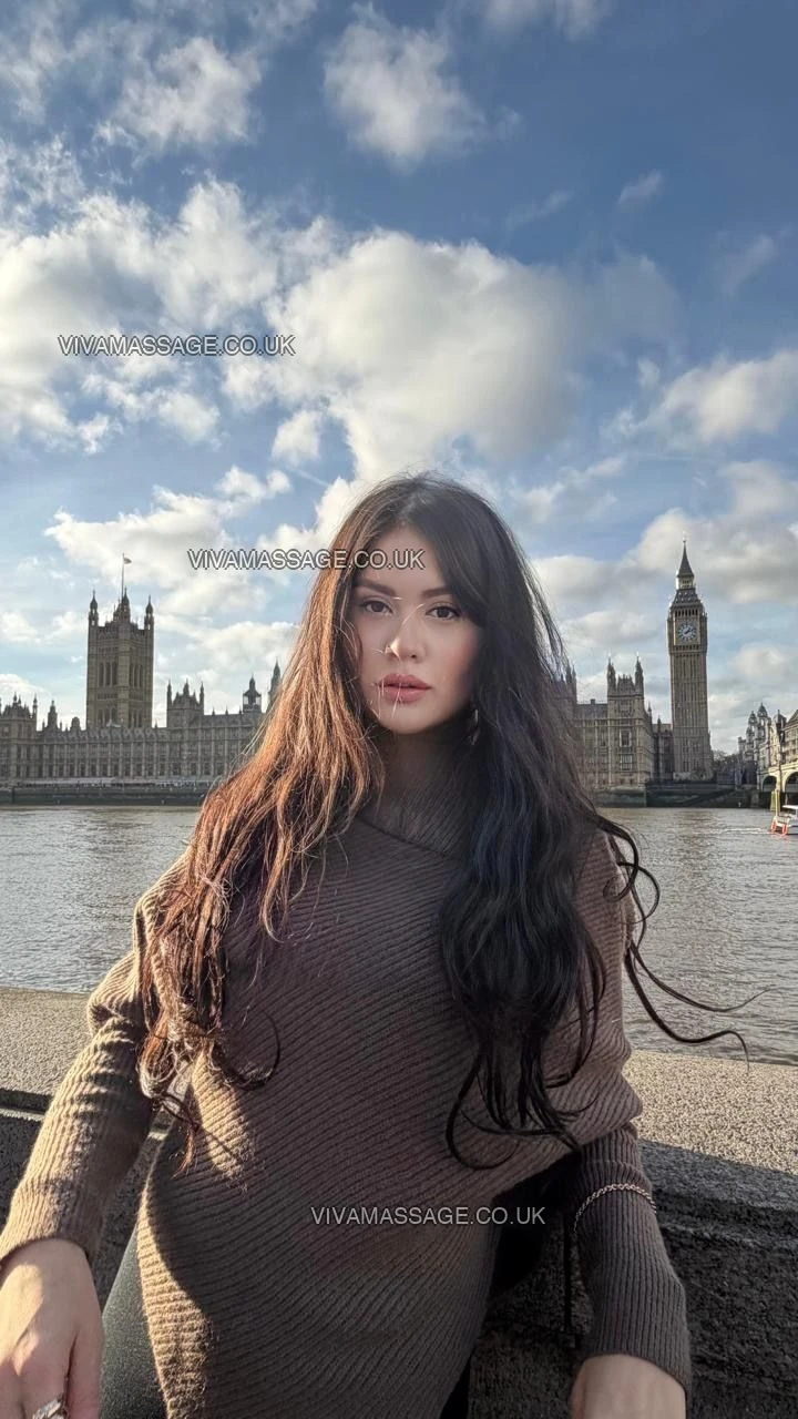 Photo 1 of Myrles-PartyBrunette