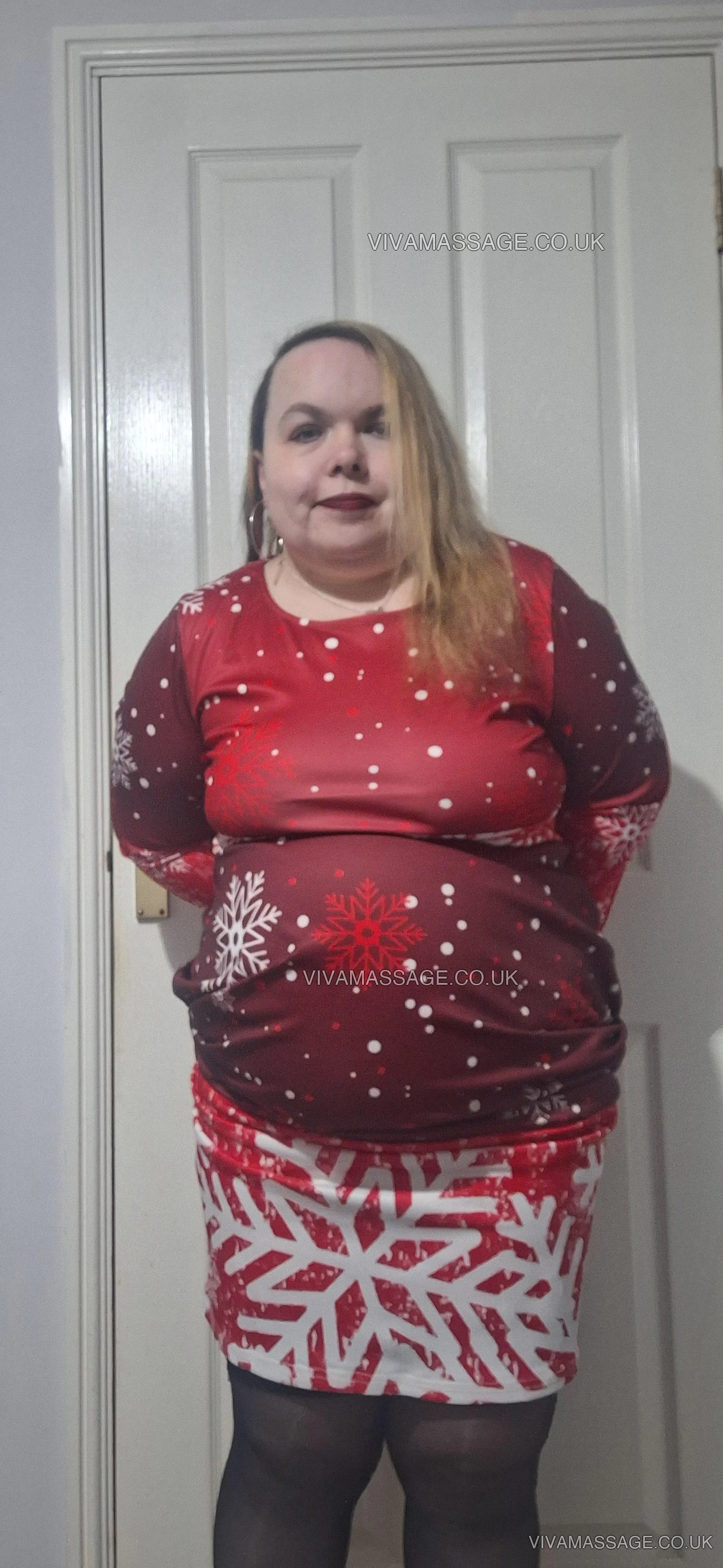 Photo 1 of Scarlett Thur