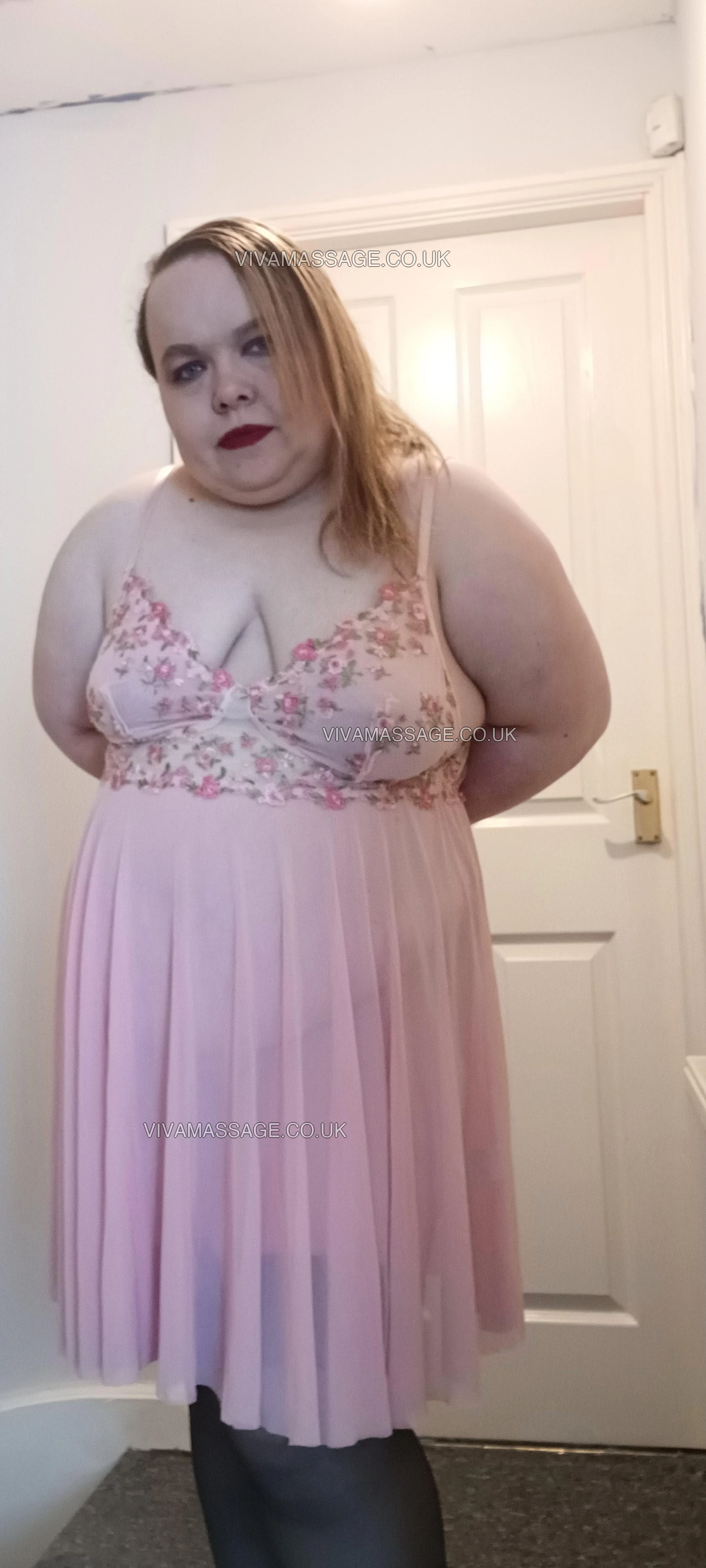 Photo 9 of Scarlett Thur