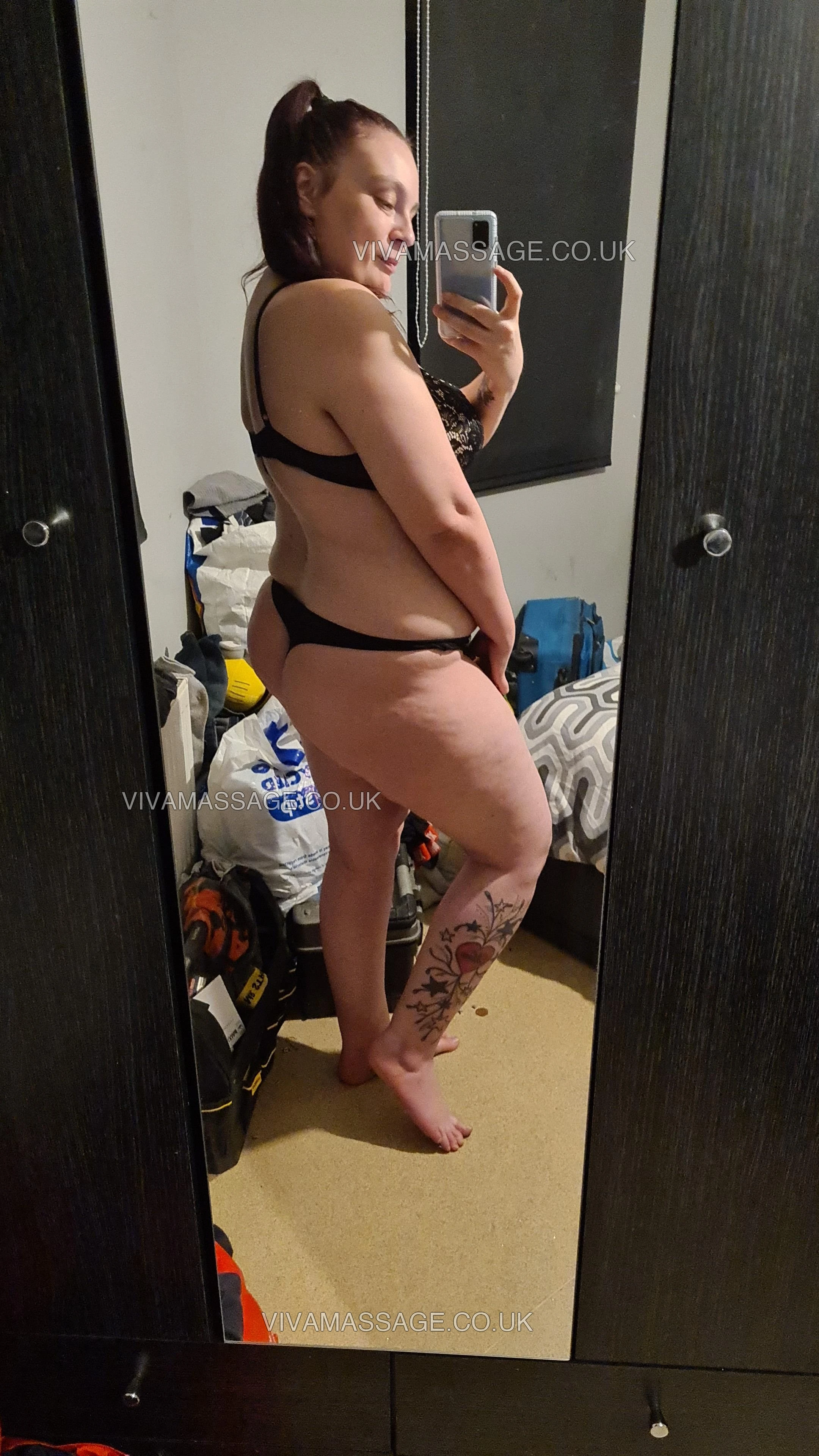 Photo 36 of CurvyStar