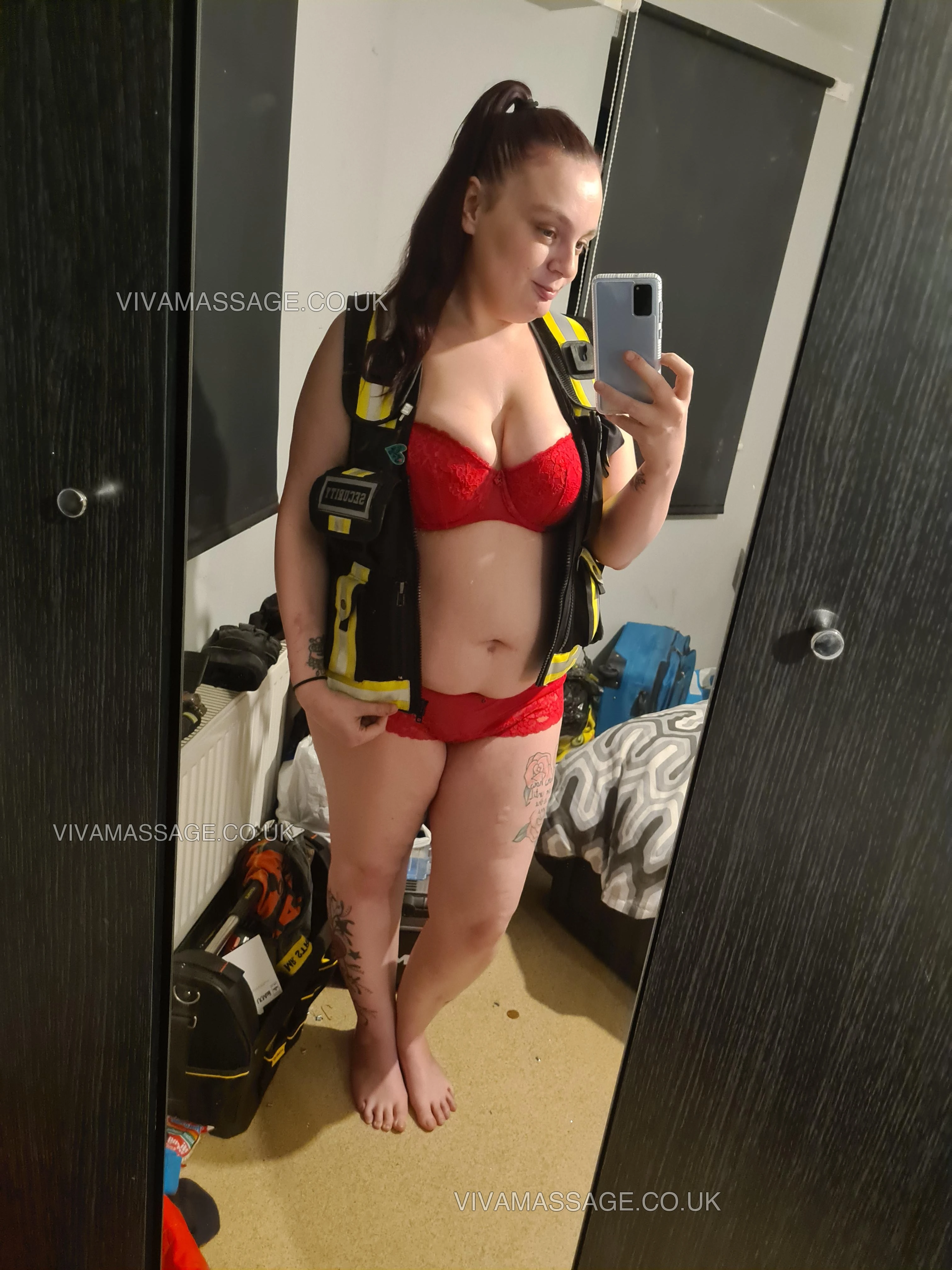 Photo 60 of CurvyStar