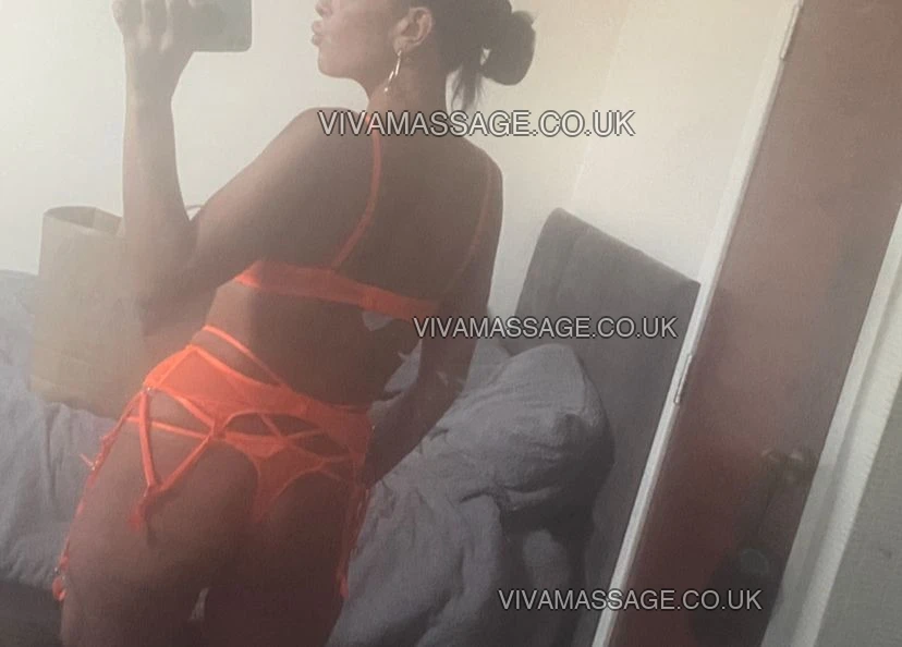 Photo 27 of EnglishBeckz