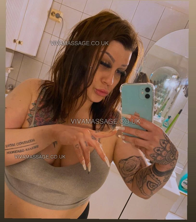 Photo 3 of Zara Diamond xx