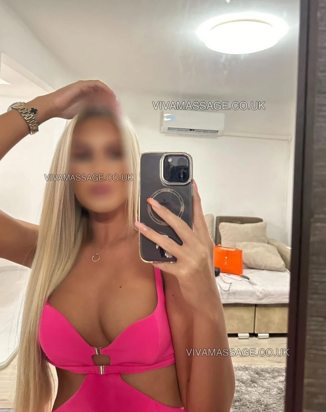 Photo 3 of Olivia Max