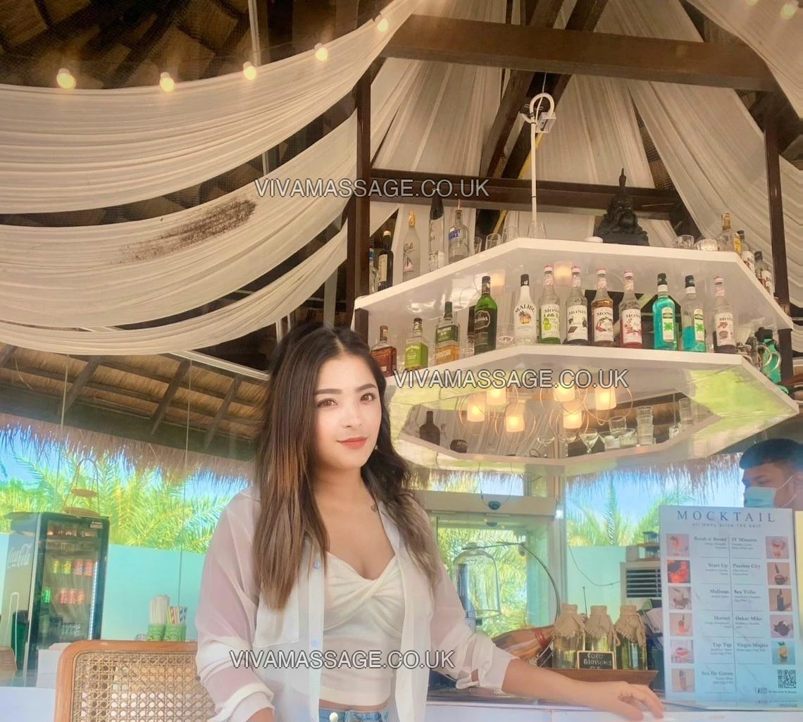 Photo 6 of Asian beauty Mia