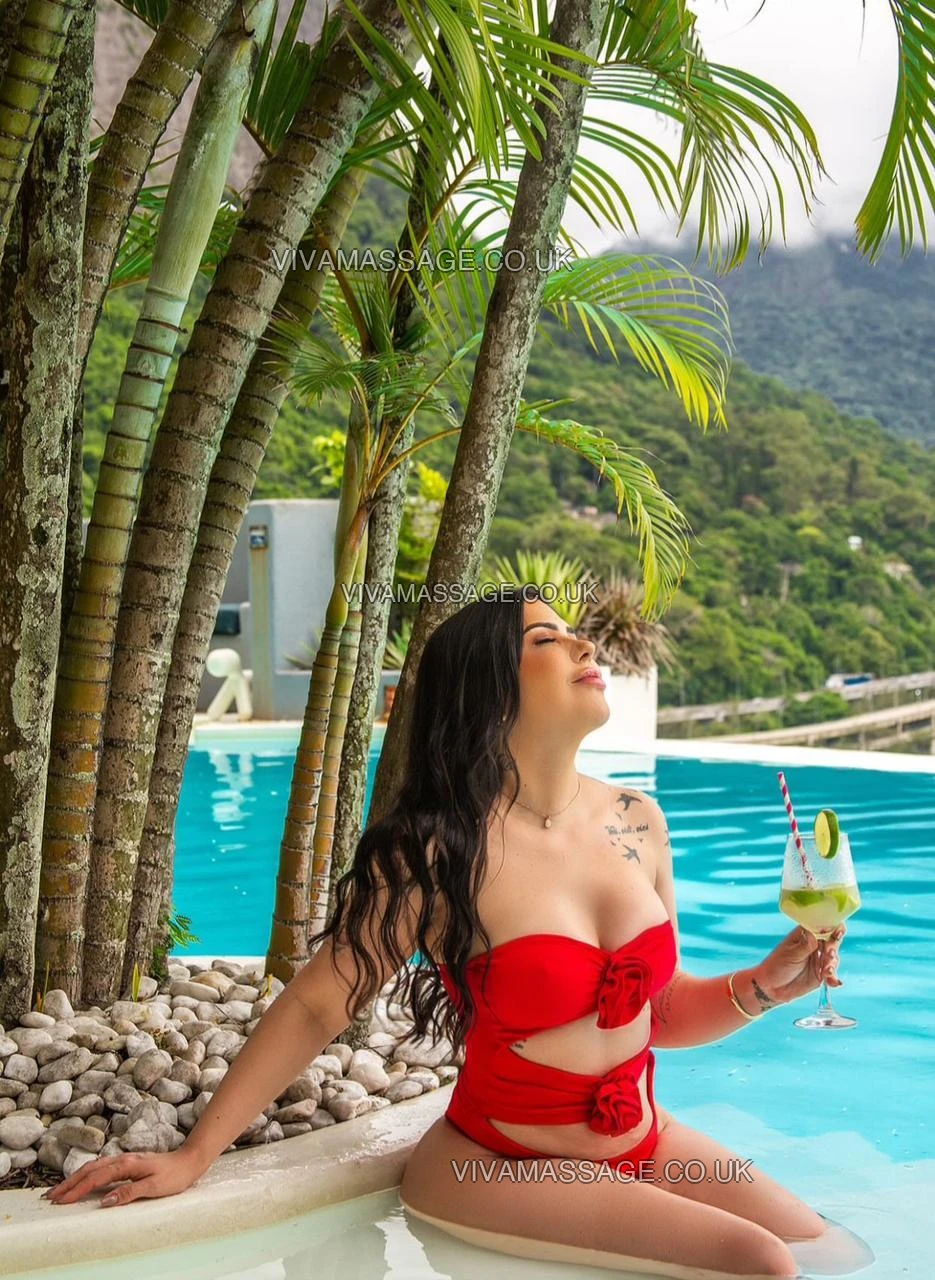 Photo 25 of Ayla Pretty