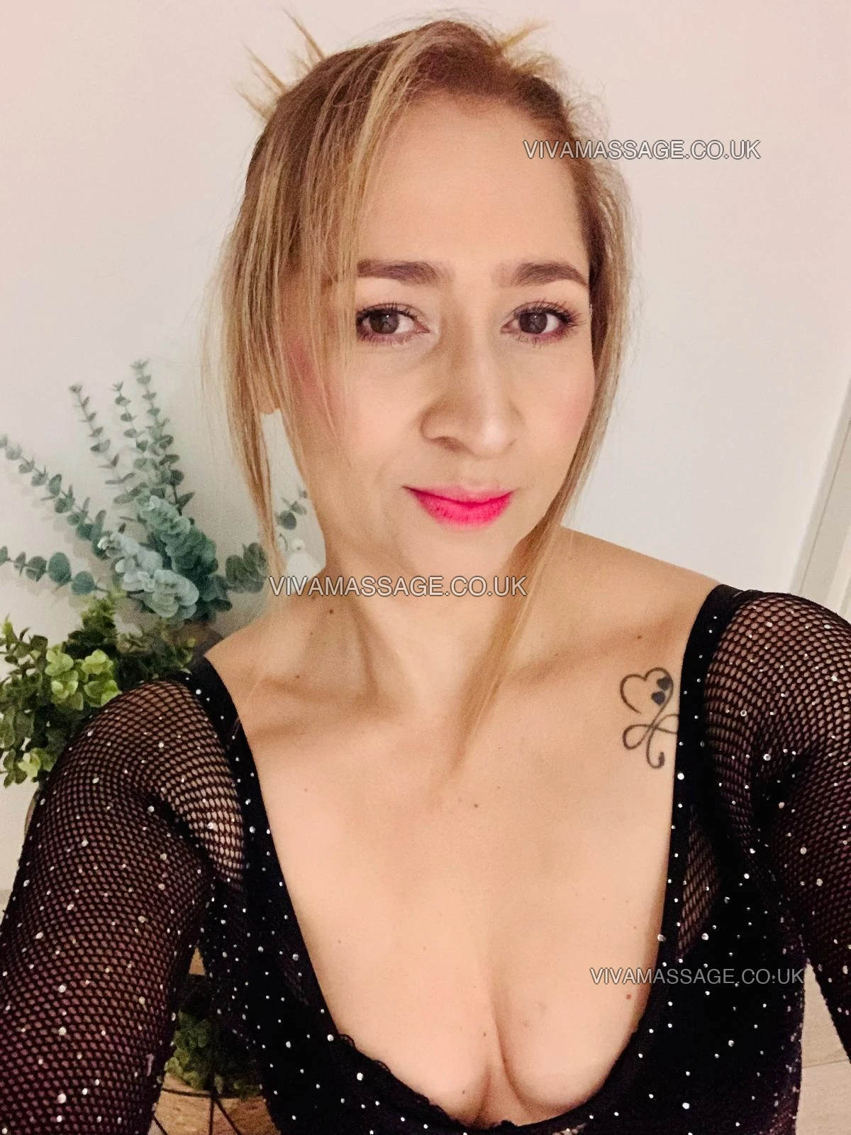 Photo 3 of Gorgeous_Tania