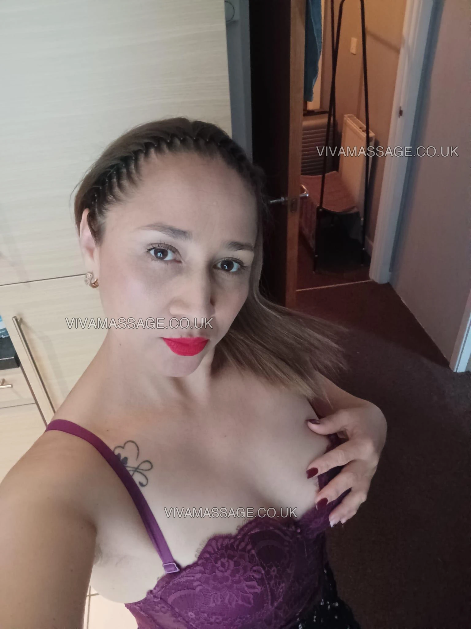 Photo 9 of Gorgeous_Tania