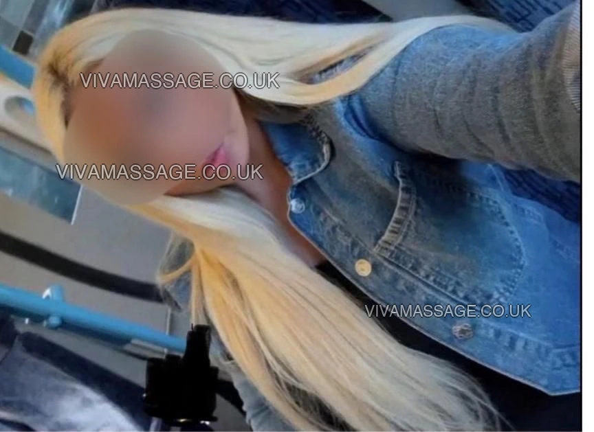 Photo 20 of BritishCurvyBabe