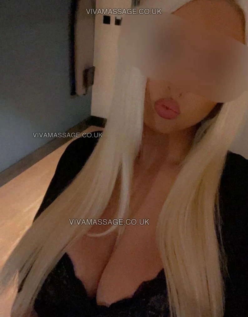 Photo 8 of BritishCurvyBabe