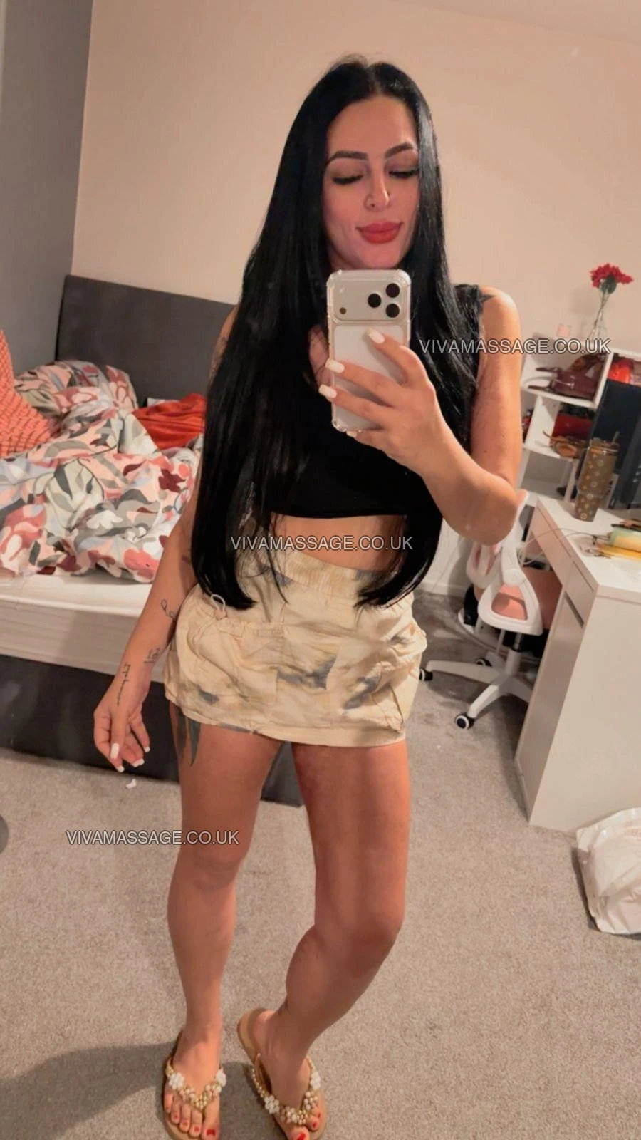 Photo 4 of Angelina Jolie