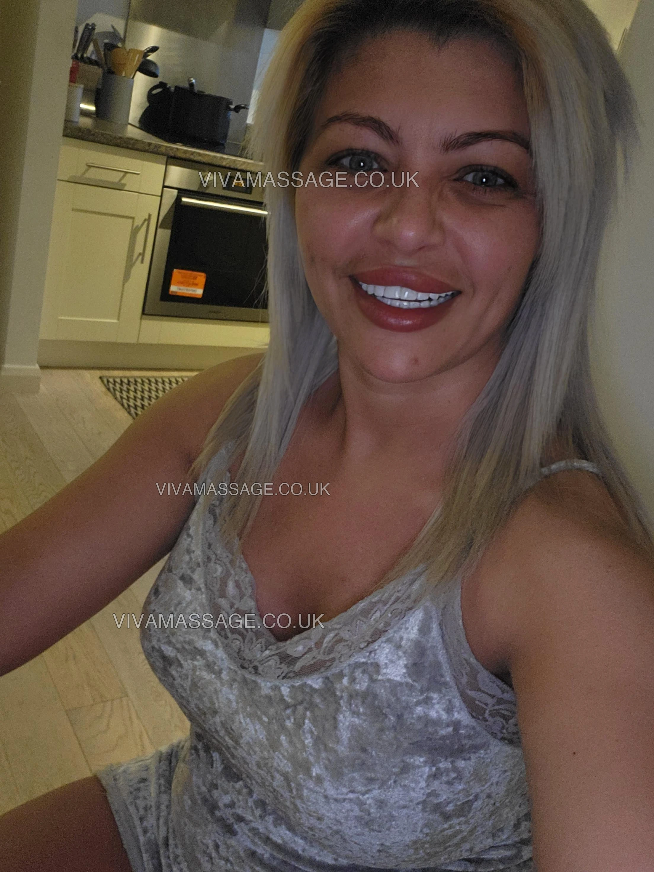 Photo 1 of Alice_queen