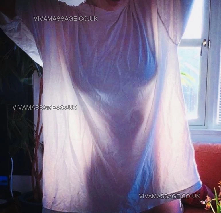 Photo 13 of ROSIE AMBER