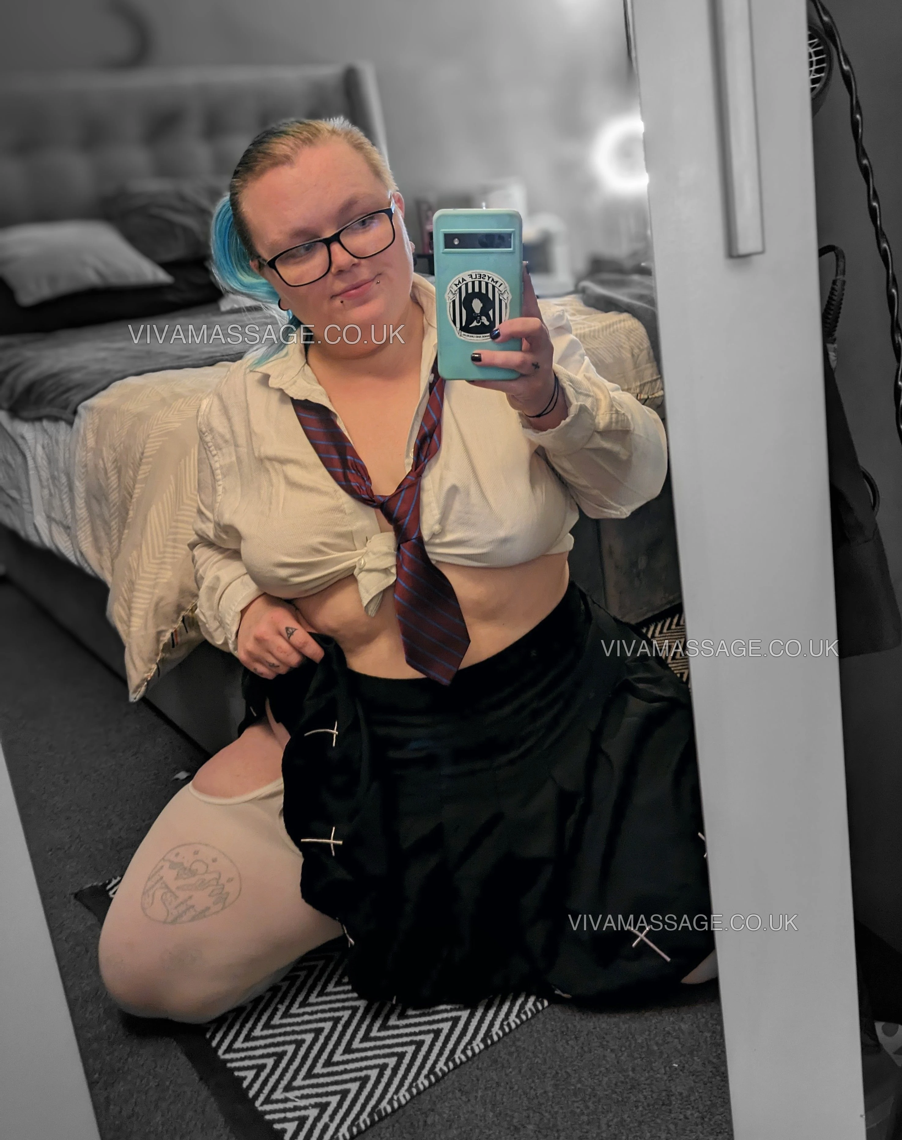 Photo 6 of CurvyDixxie