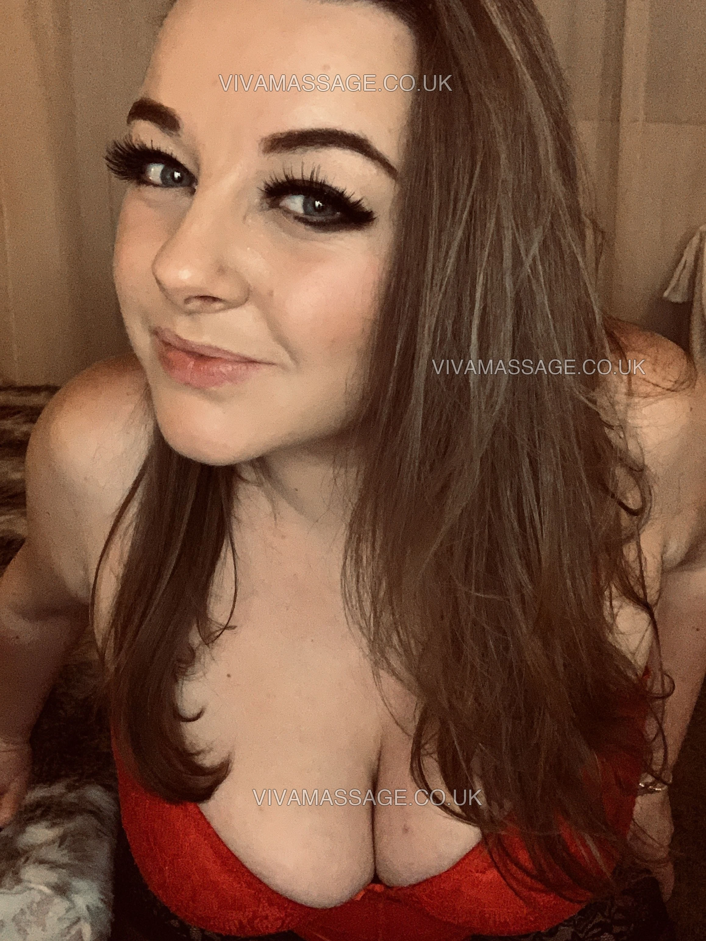 Photo 39 of Tia belle