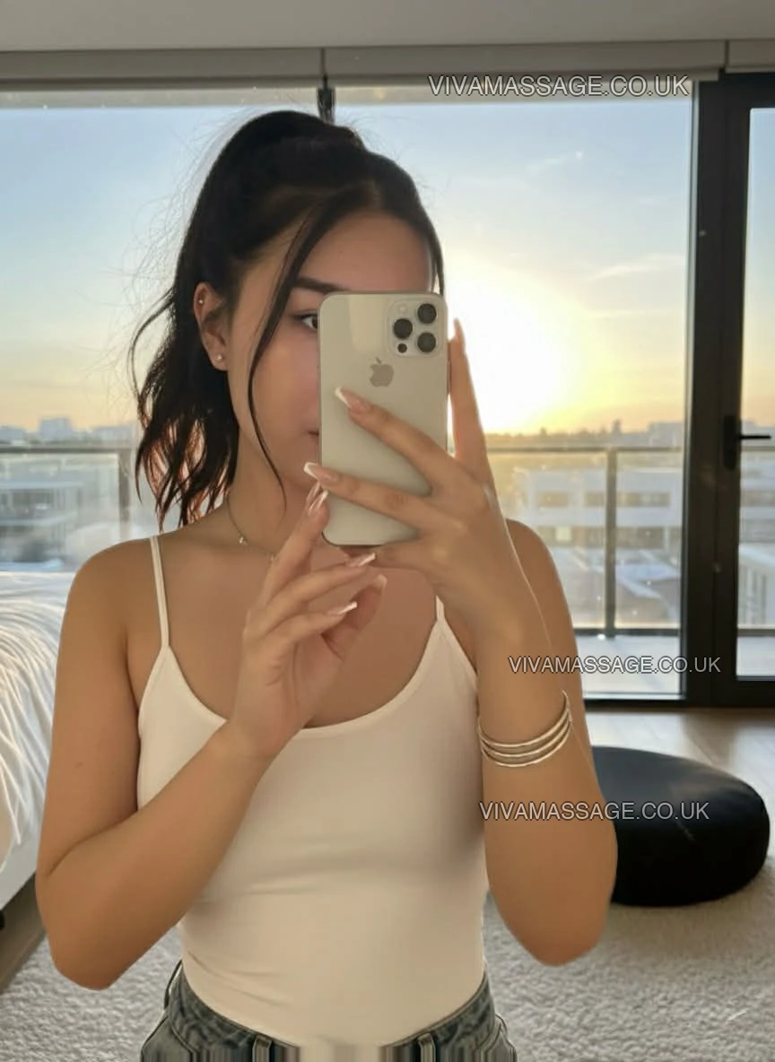 Photo 10 of Elly Sexy TH Girl XX