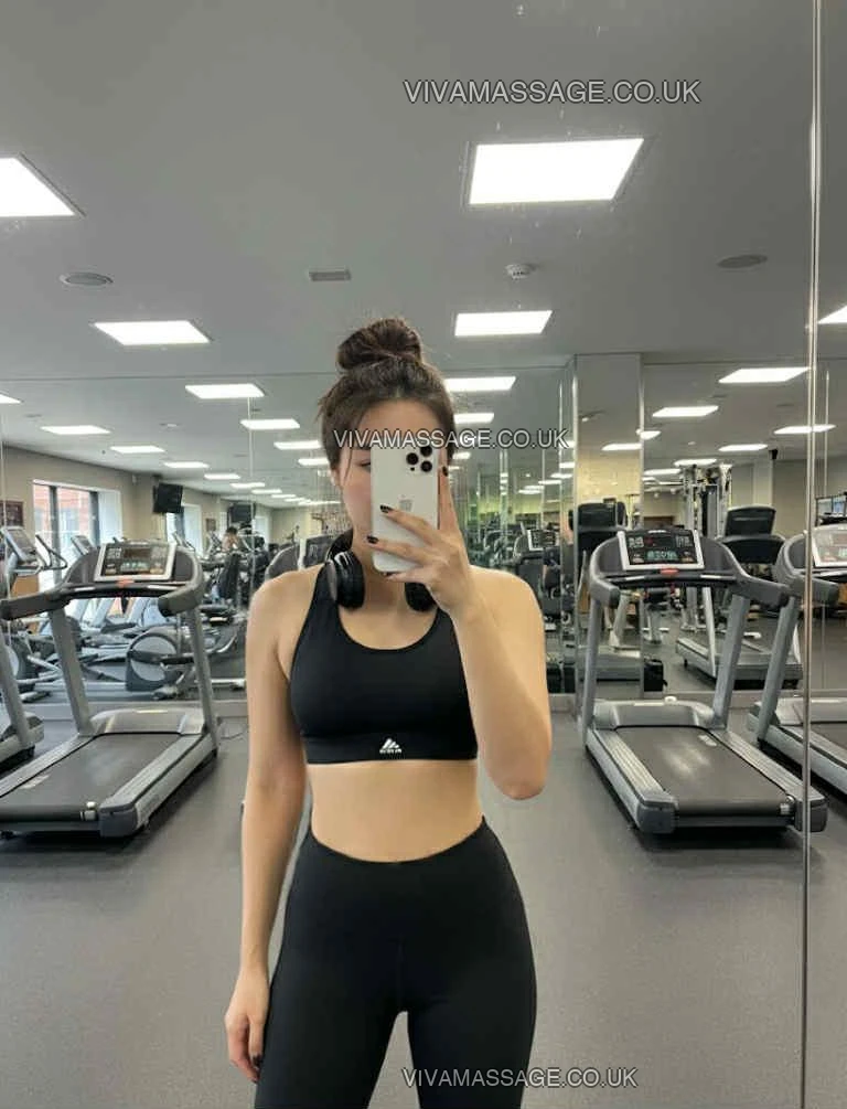 Photo 35 of Elly Sexy TH Girl XX