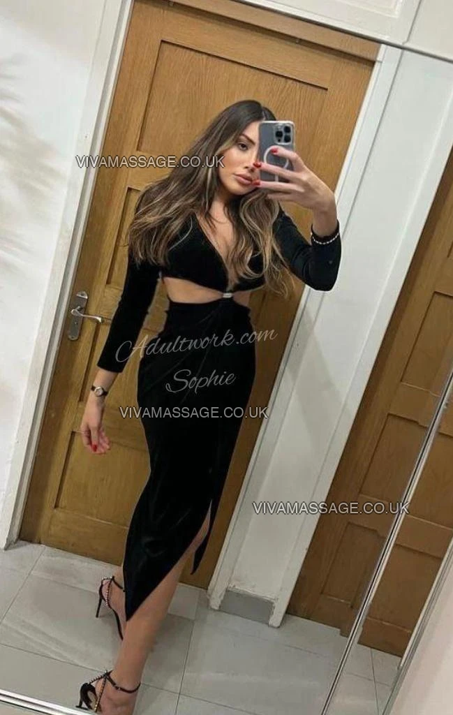 Photo 1 of FullPartyGirl Sophie