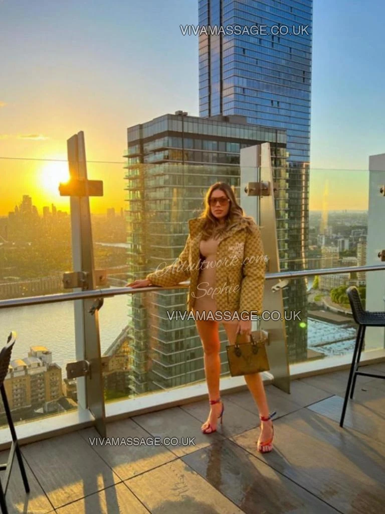 Photo 4 of FullPartyGirl Sophie