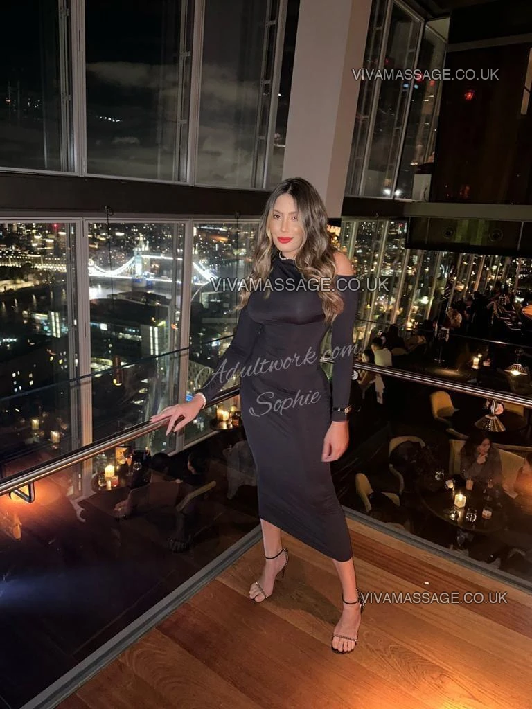 Photo 7 of FullPartyGirl Sophie