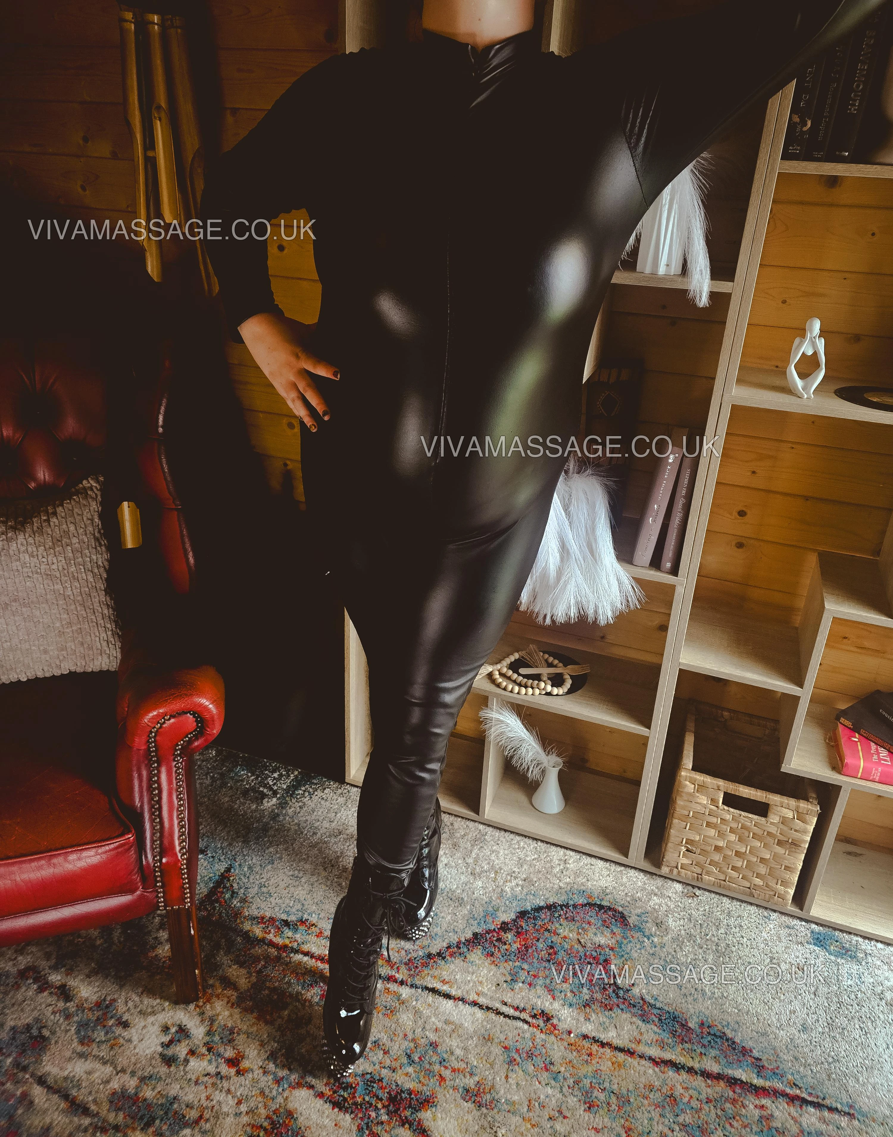 Photo 10 of curvyaltbabe