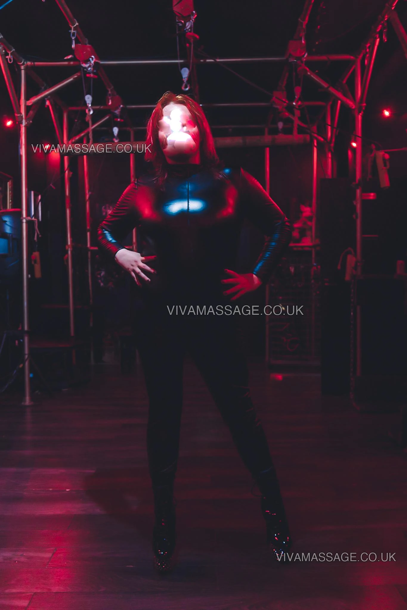 Photo 6 of curvyaltbabe