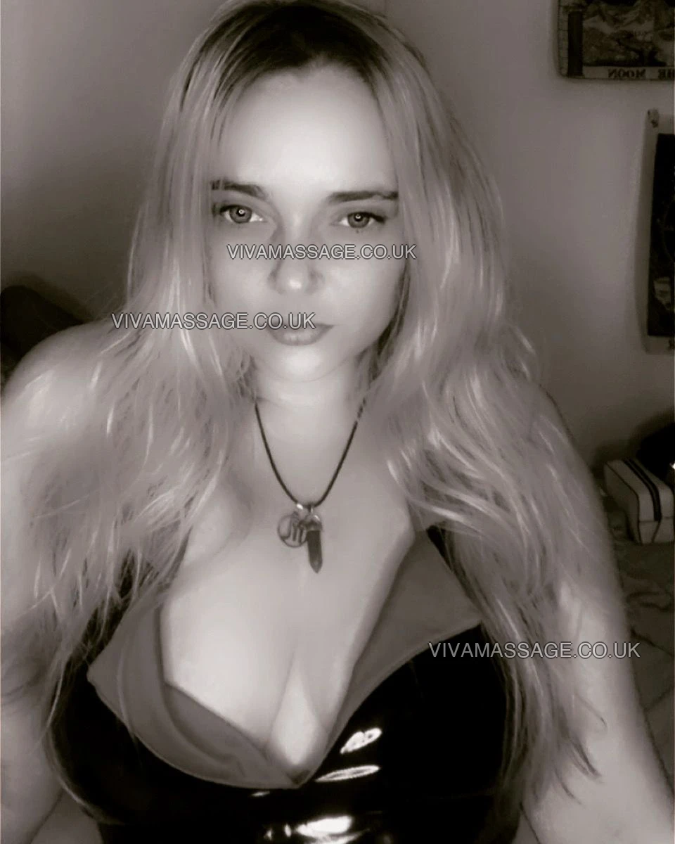 Photo 61 of larissa-rabbit