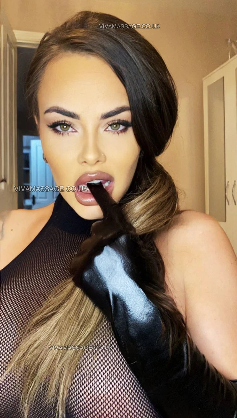 Photo 39 of ScarletMay