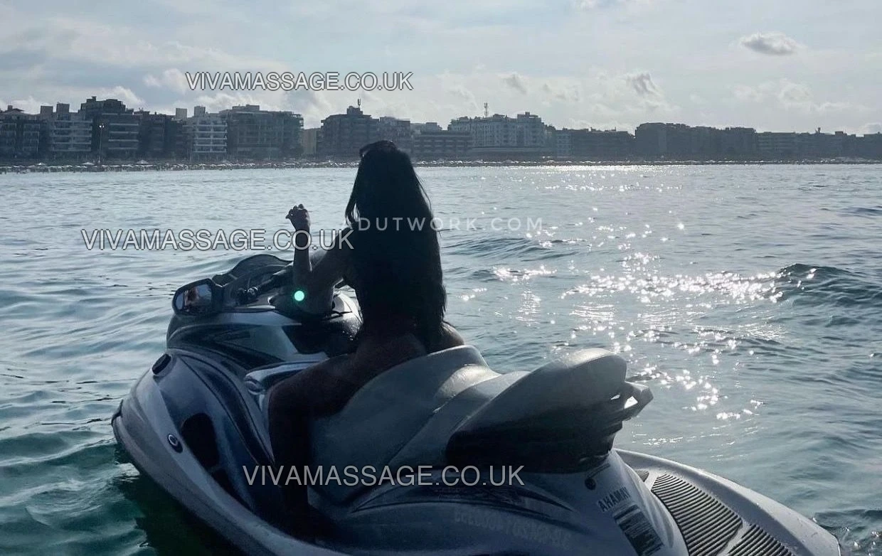 Photo 1 of Isabella-Brunette