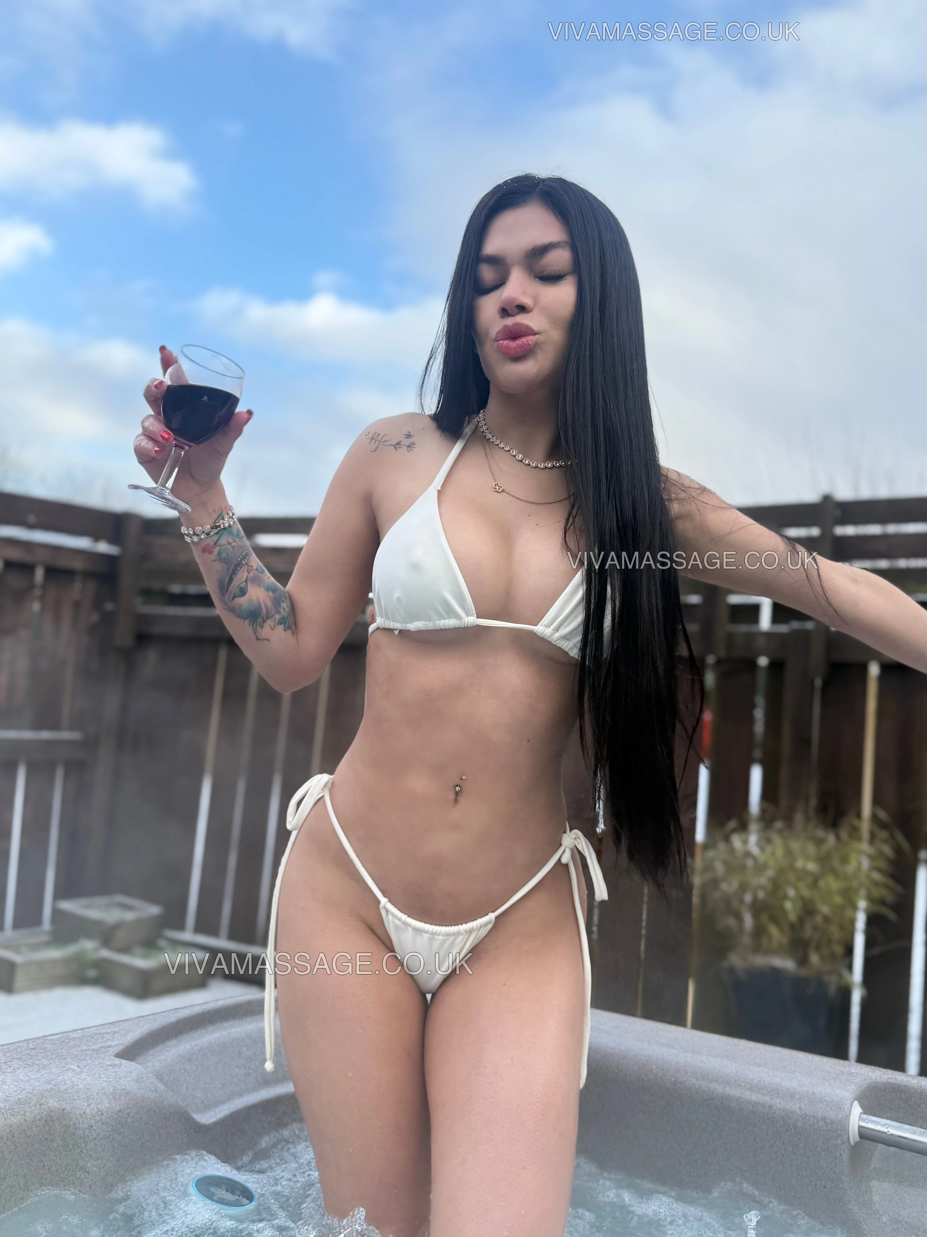 Photo 17 of Luisa Freitas