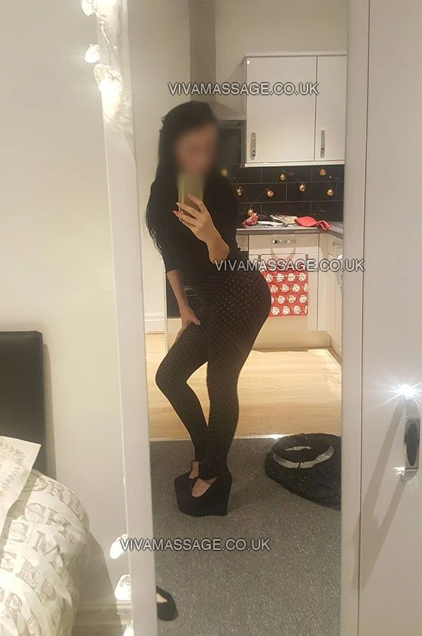 Photo 4 of English Rose Roxanne