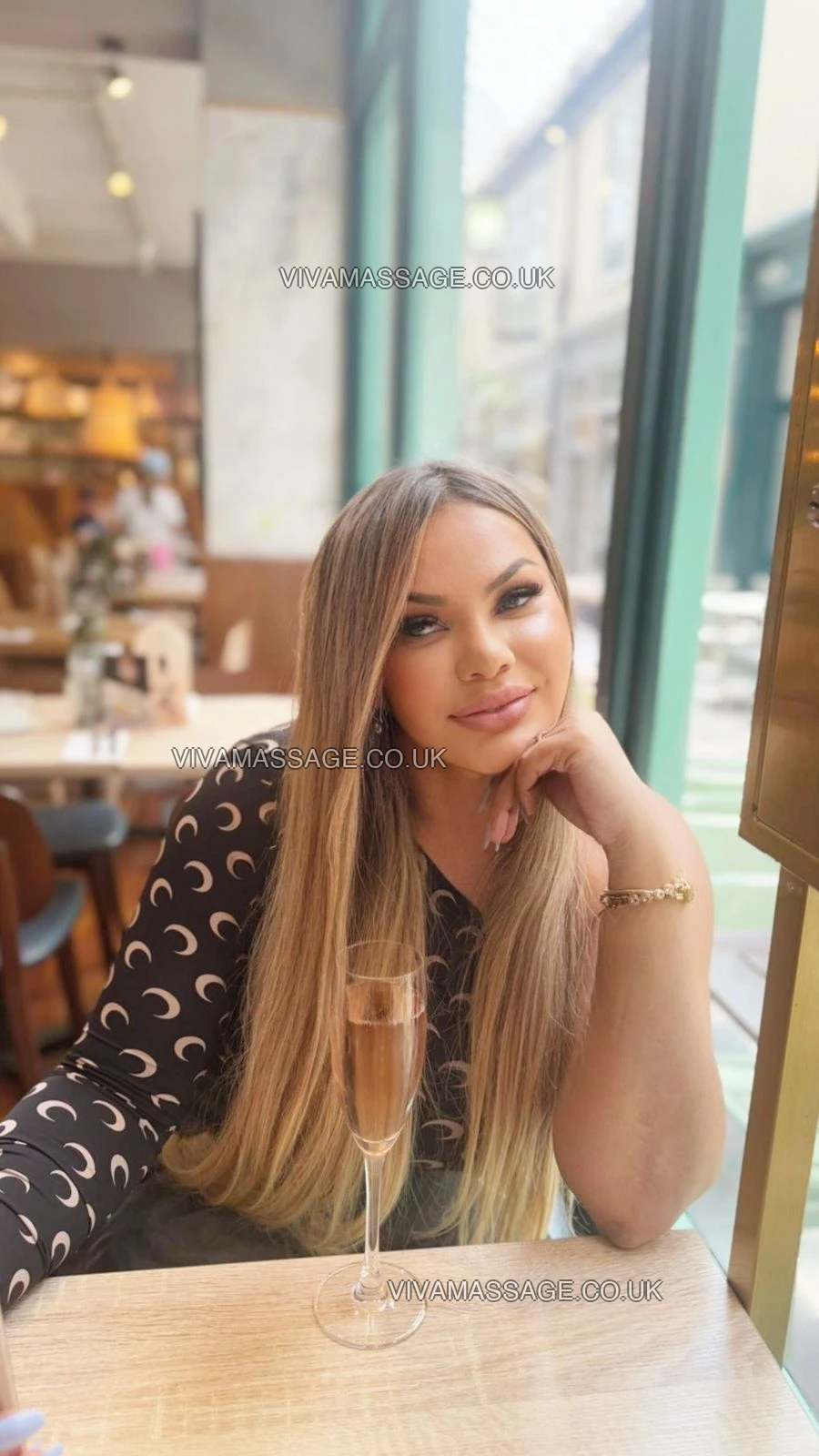 Photo 4 of Valentina_Busty_38EE