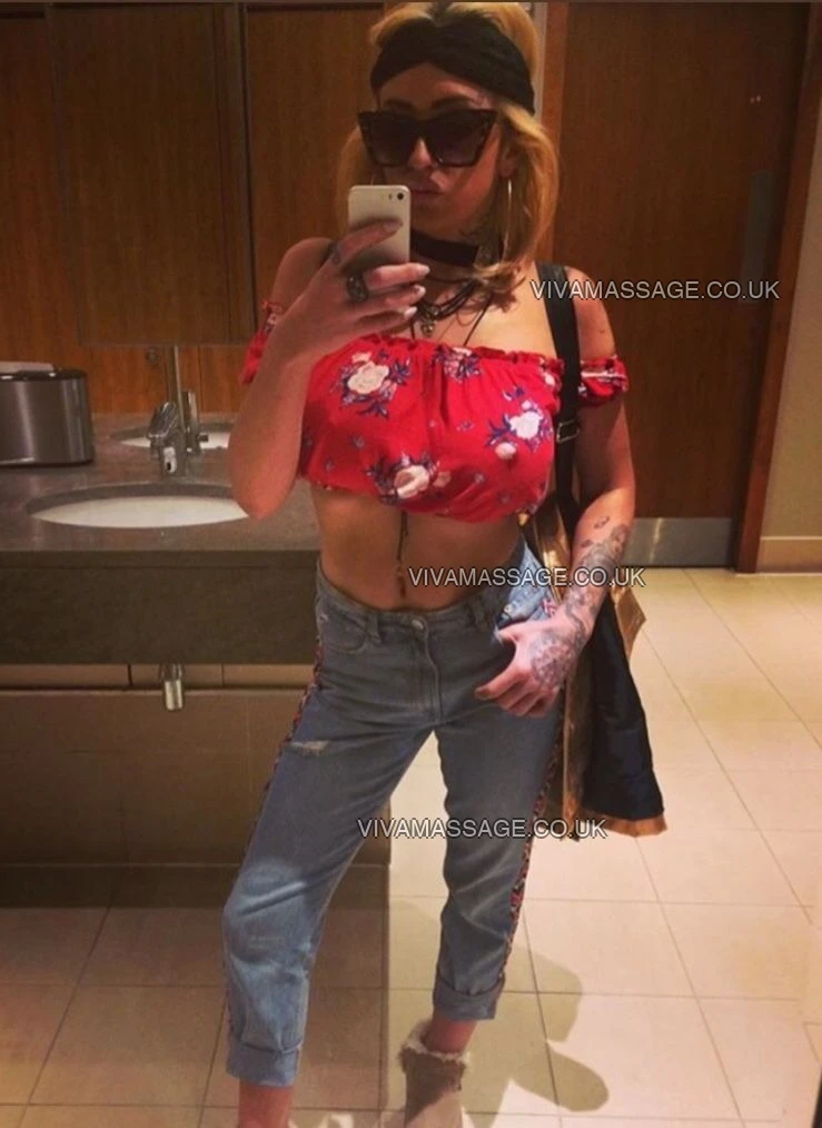 Photo 27 of Dirtydoll18