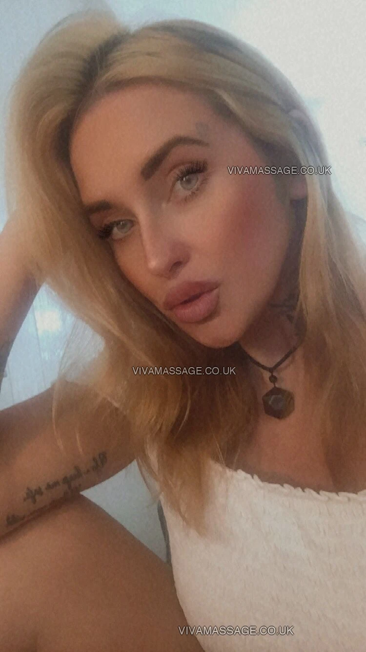 Photo 42 of Dirtydoll18