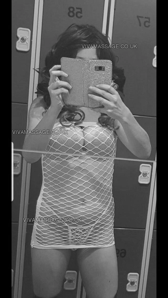 Photo 18 of Busty Amber