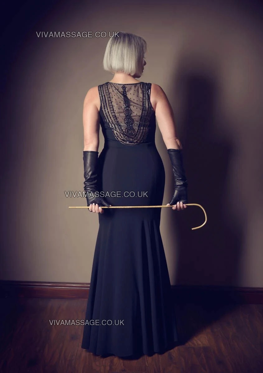 Photo 38 of Mature Uschi