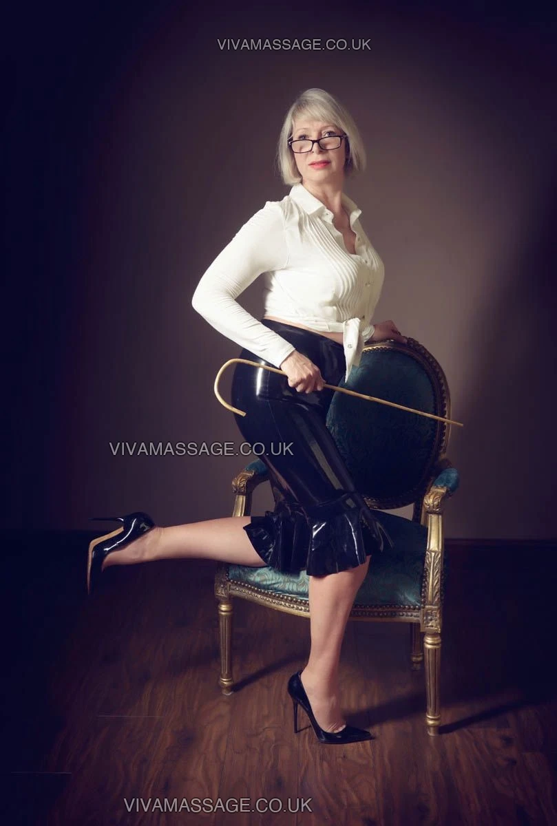 Photo 37 of Mature Uschi