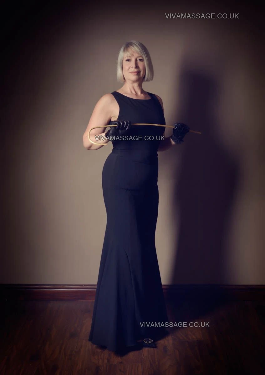 Photo 48 of Mature Uschi