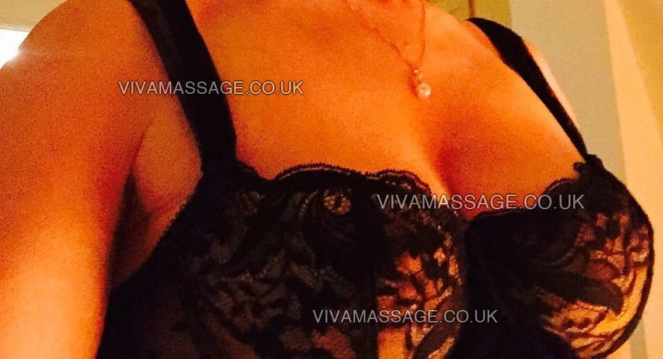 Photo 49 of Mature Uschi