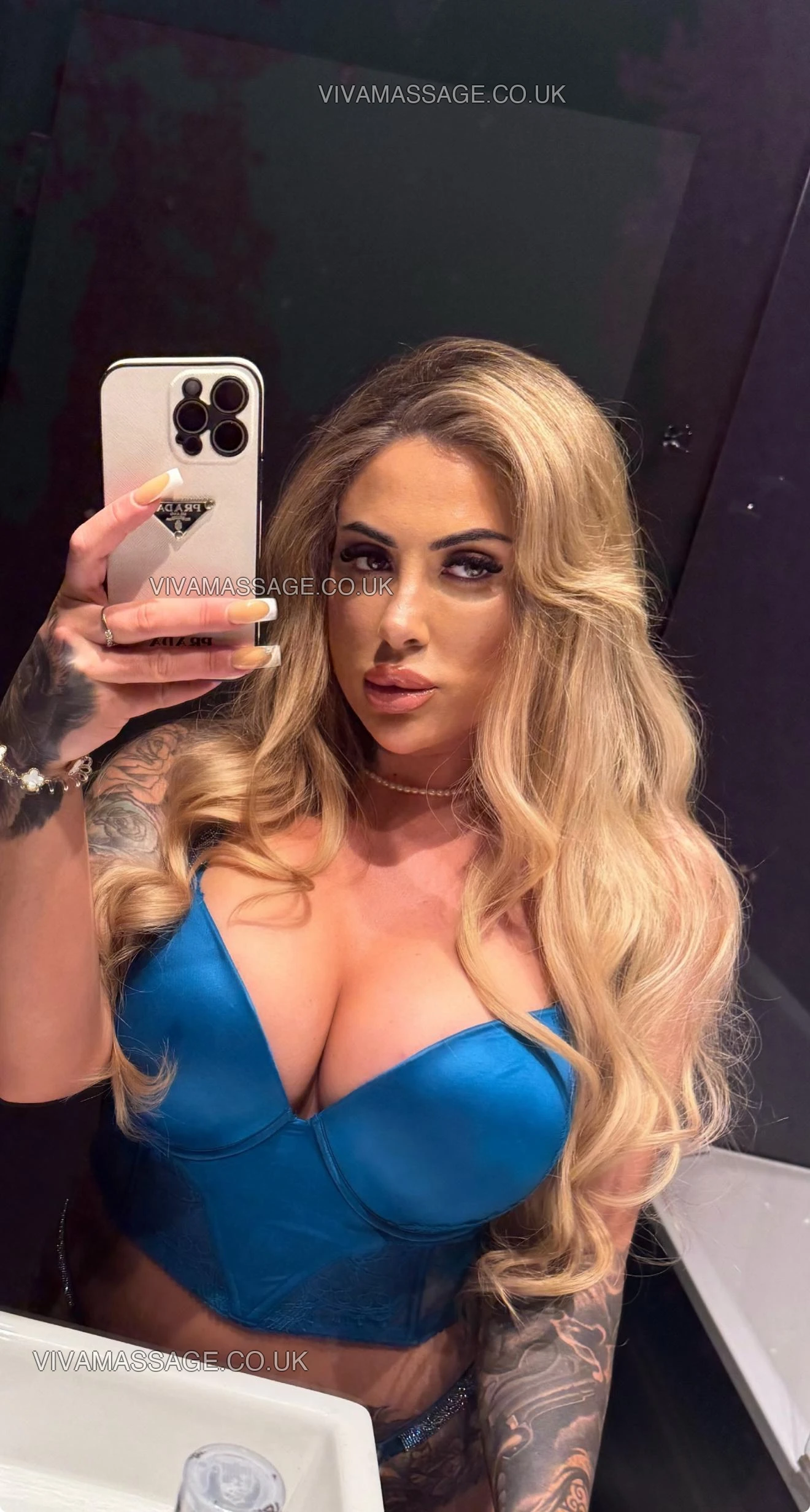 Photo 25 of britishGABRIELLA_