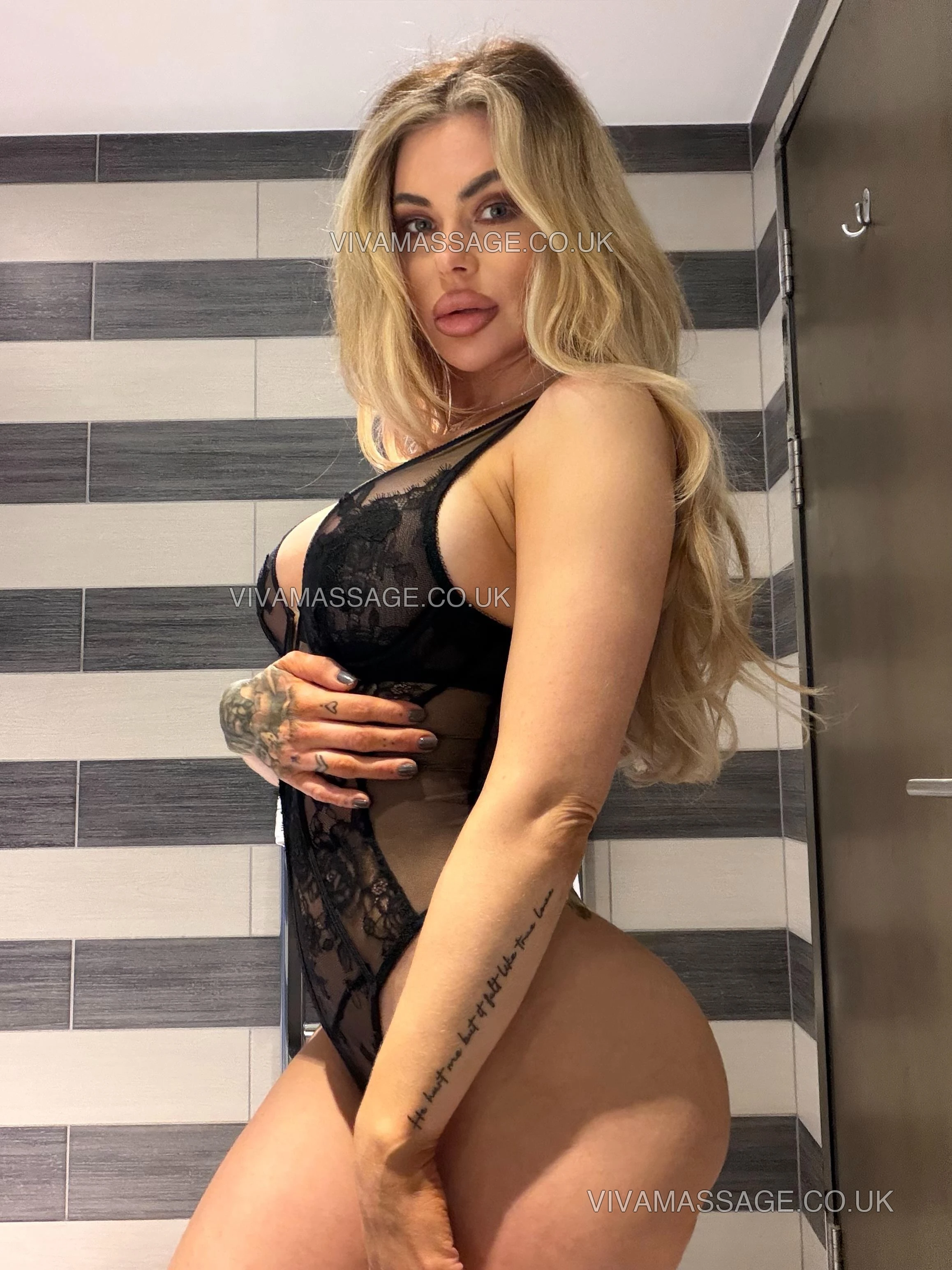 Photo 14 of English_Lottie_xx