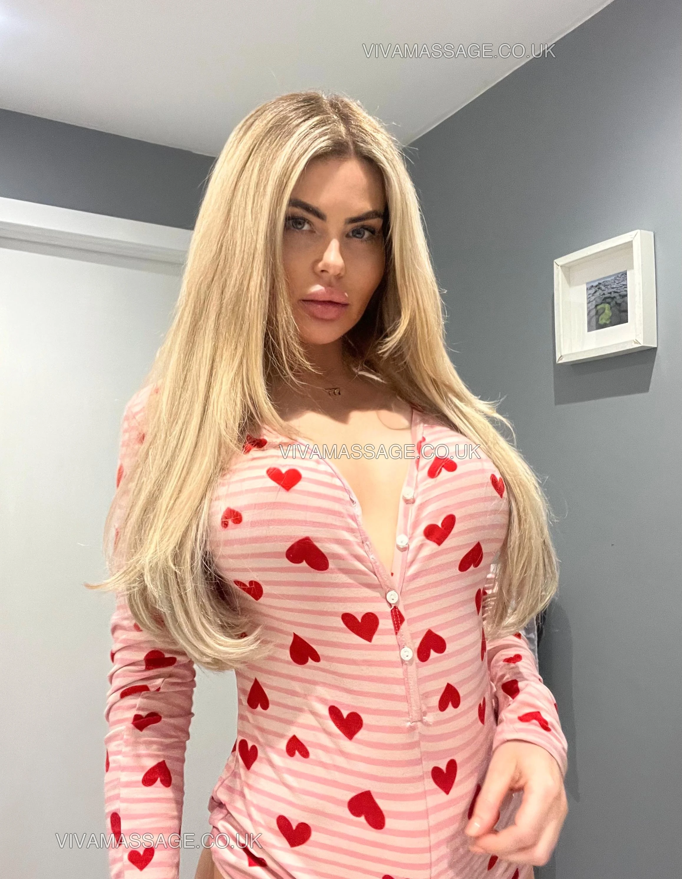 Photo 22 of English_Lottie_xx