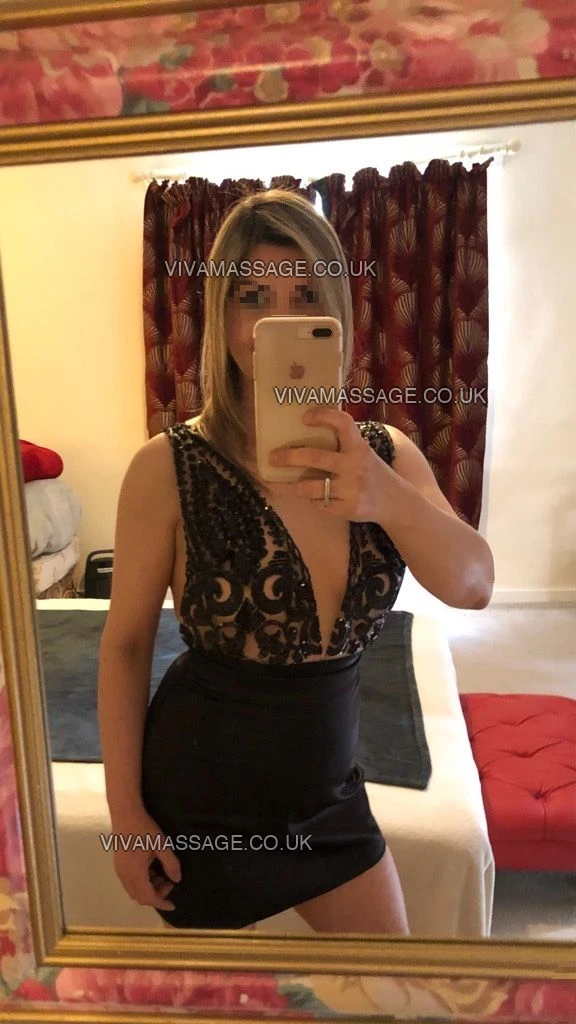 Photo 16 of Vanessa Lory