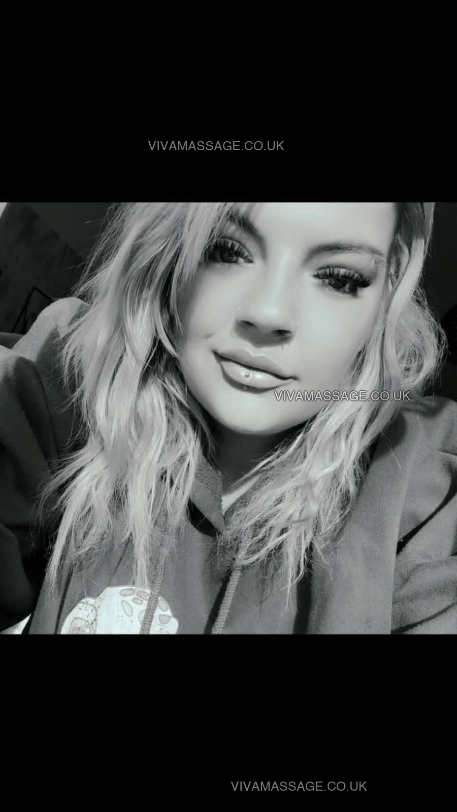 Photo 1 of CurvyQueen32